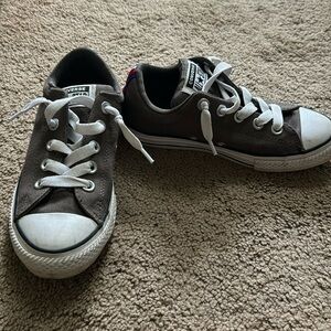 Kids low top converse, light brown/taupe